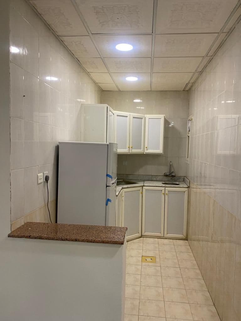 ثلاث غرف وصالة وحمامين ومطبخ — 2